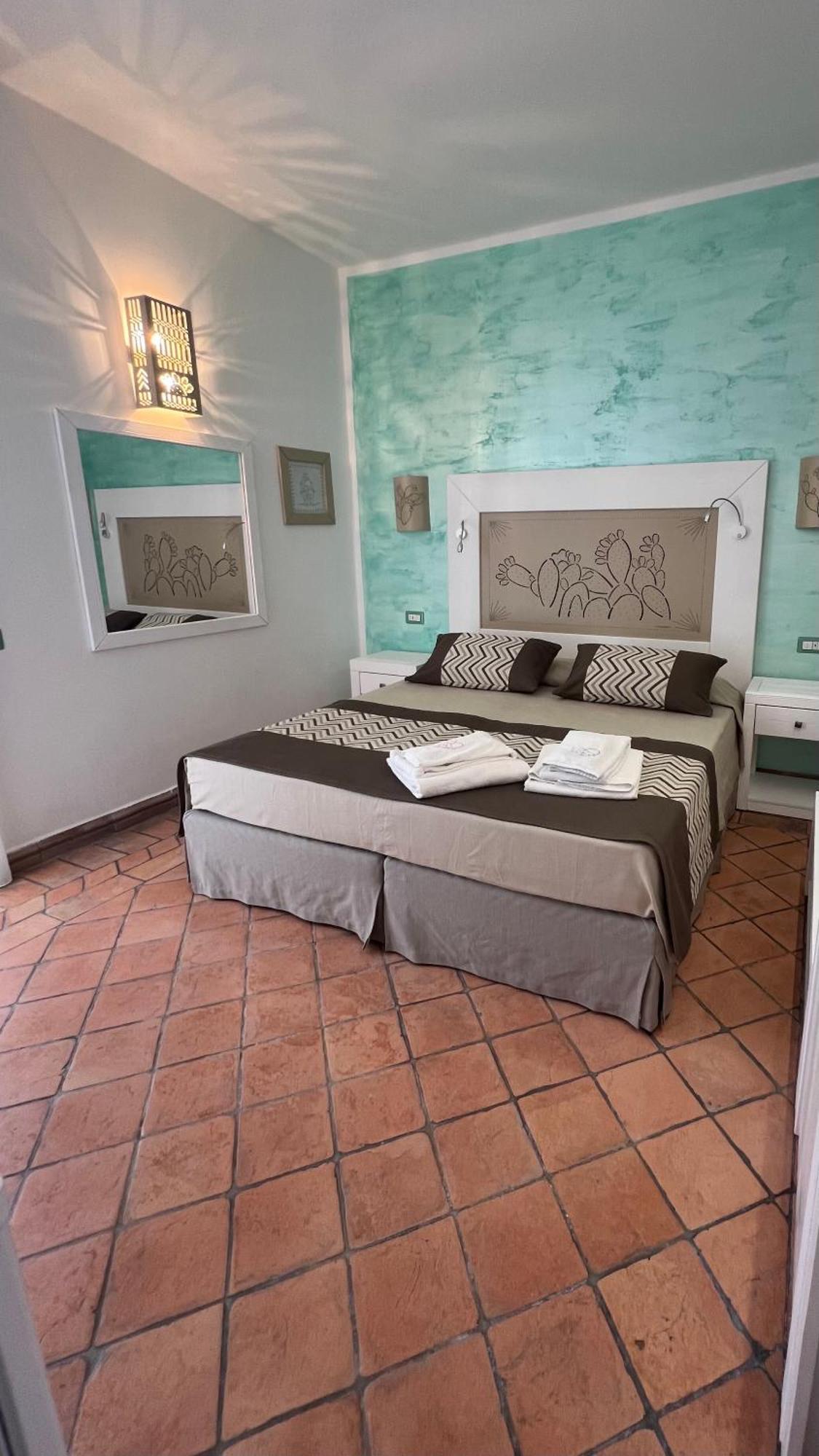 Rooms Apartaments Santa Teresa Capo Testa Luaran gambar